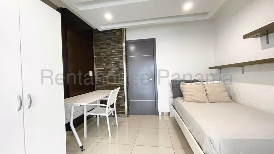 Apartamento en Venta en Costa del Este. RIVERSIDE