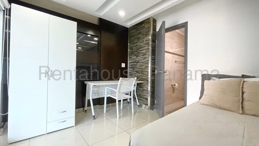 Apartamento en Venta en Costa del Este. RIVERSIDE