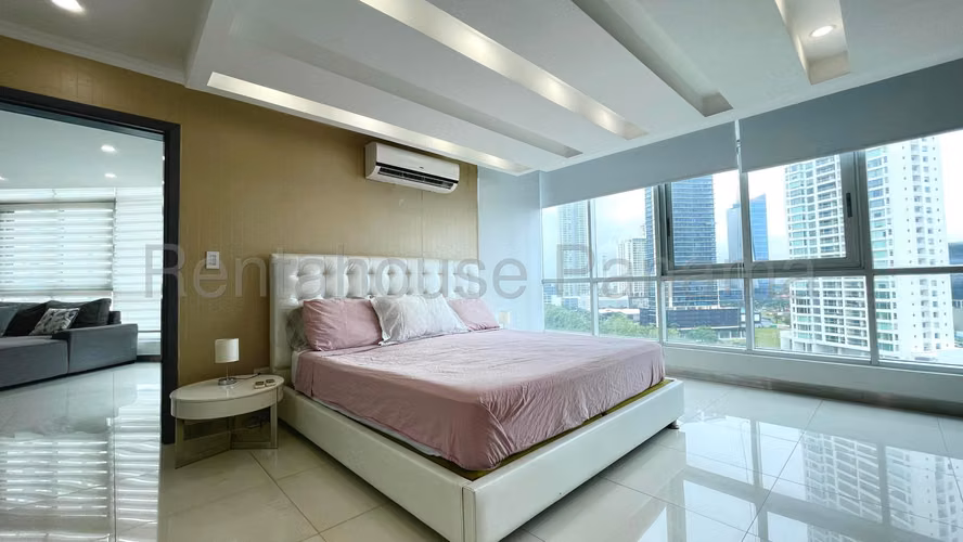 Apartamento en Venta en Costa del Este. RIVERSIDE