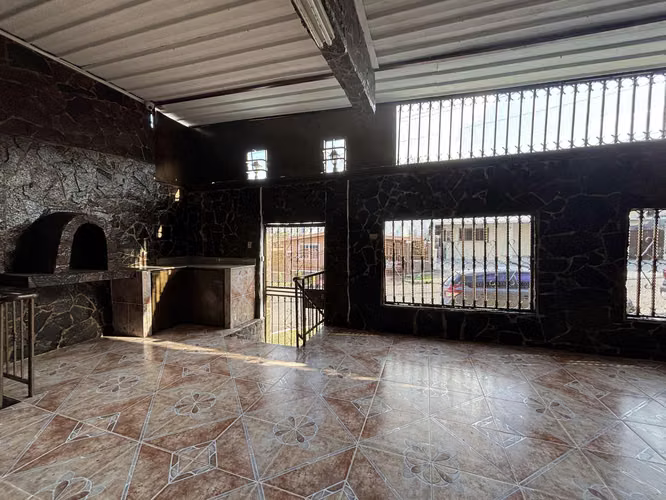 Propiedad Única en Betania Dos Casas Independientes Venta Plus