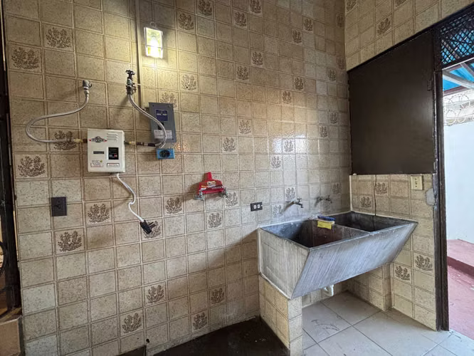 Propiedad Única en Betania Dos Casas Independientes Venta Plus