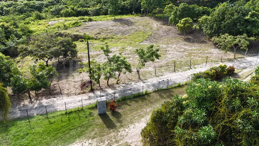 OPORTUNIDAD! Se Vende Amplio Terreno en Rio Hato