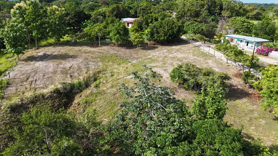 OPORTUNIDAD! Se Vende Amplio Terreno en Rio Hato