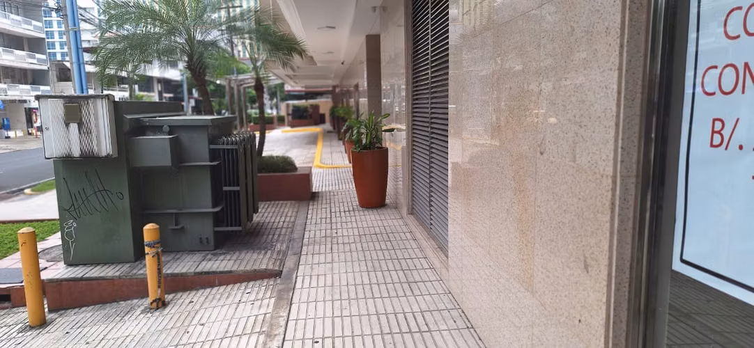 local en el cangrejo,exelente ubicacion 214 metros - Imagen 8