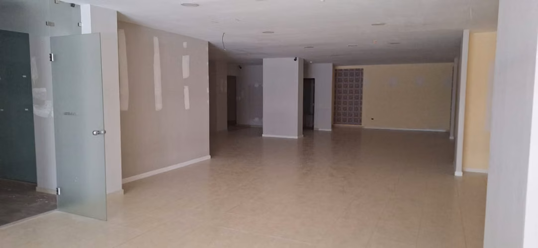 local en el cangrejo,exelente ubicacion 214 metros - Imagen 13