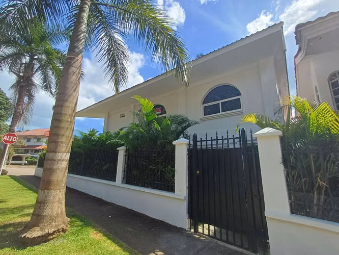 BARGAIN! House in Albrook, 3 bedrooms, 2 bathrooms, near Clayton, Ancon, Amador