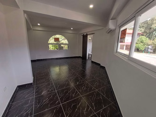 GANGA! Casa en Albrook 3 rec 2 ba cercana a Clayton, Ancón, Amador