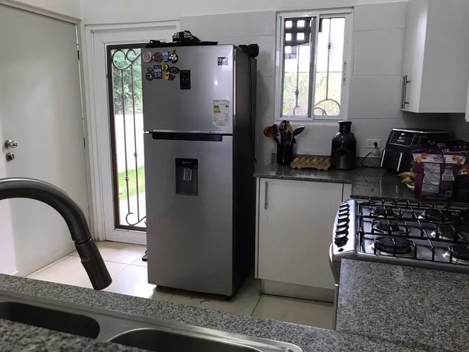EN VENTA – CASA 148 m² | Residencial Vista Verde, Sala doble altura