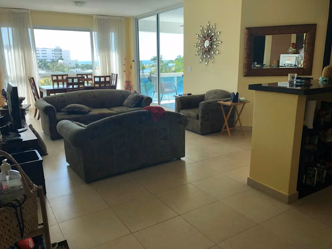 Apartamento Amoblado con Vista Parcial al Mar en Playa Blanca