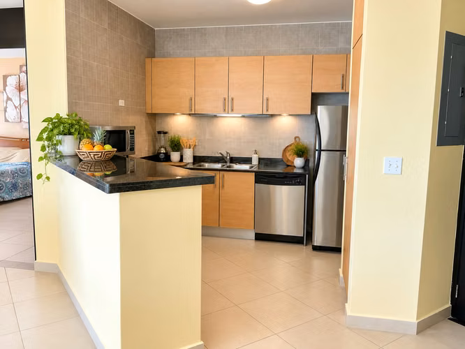 Apartamento Amoblado con Vista Parcial al Mar en Playa Blanca