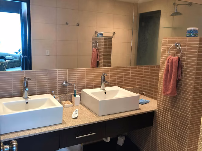 Apartamento Amoblado con Vista Parcial al Mar en Playa Blanca