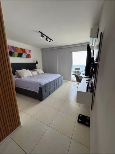 Venta apartamento remodelado amoblado para inversión Coco del Mar, - Imagen 3