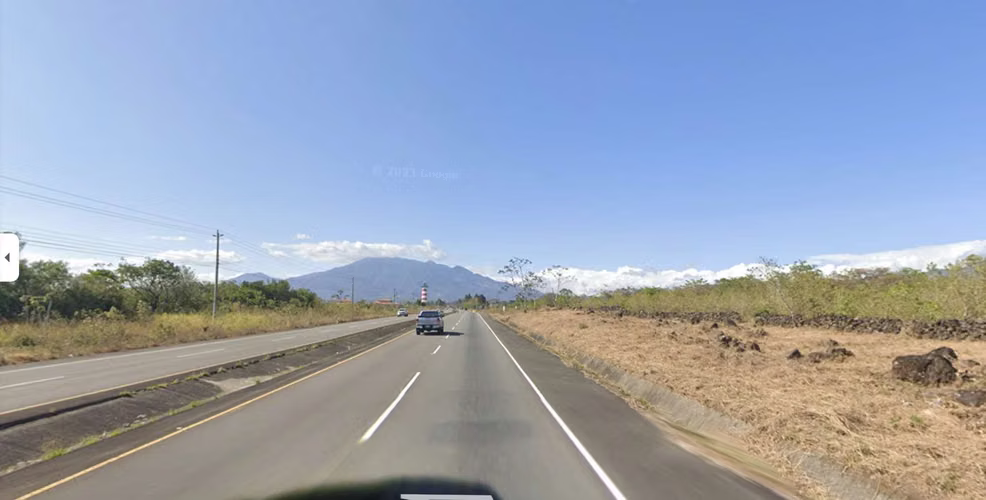 EL FRANCES - BOQUETE - SOBRE LA CARRETERA