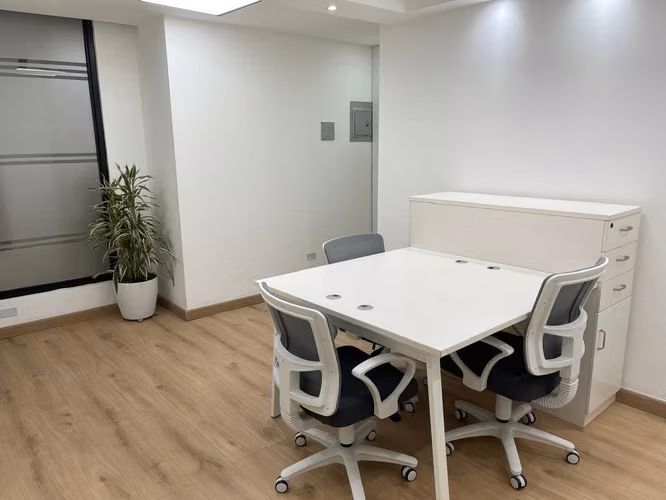 OFICINA EN ALQUILER EN BELLA VISTA – EXCELENTE UBICACIÓN