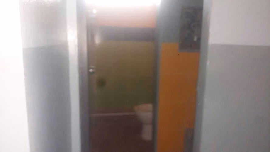 Se alquila Galera en vía principal - Imagen 3