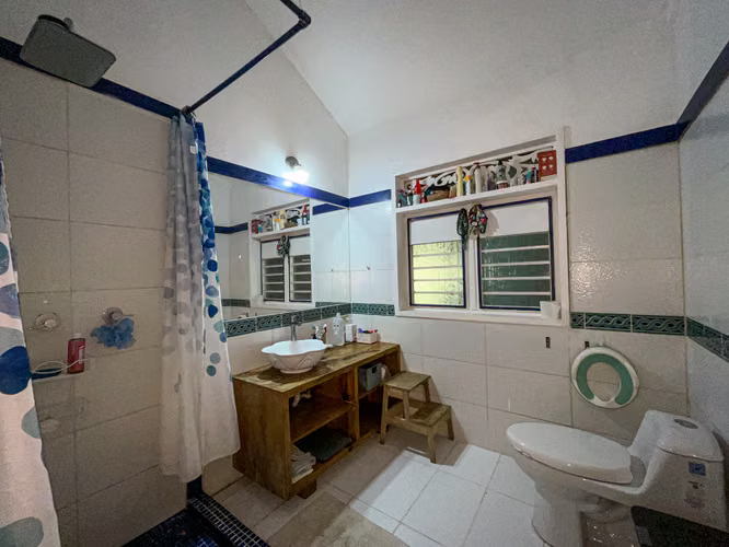 BEACH HOUSE FOR SALE ISLA COLON BOCAS DEL TORO