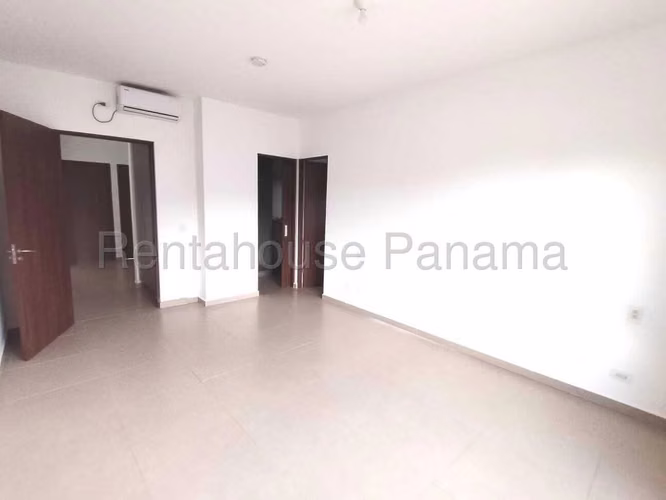 Venta de Casa en Brisas del Golf Gardenias Mts2: 171 PD