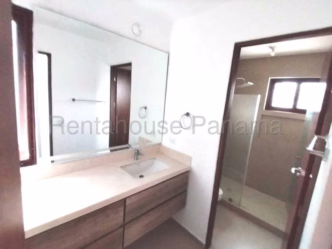 Venta de Casa en Brisas del Golf Gardenias Mts2: 171 PD