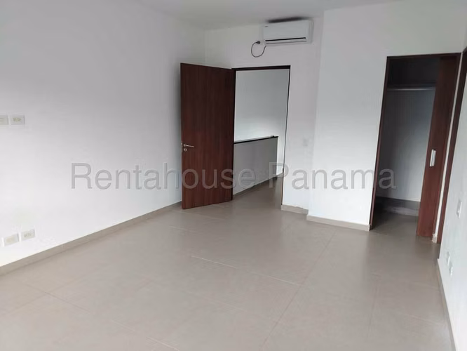 Venta de Casa en Brisas del Golf Gardenias Mts2: 171 PD