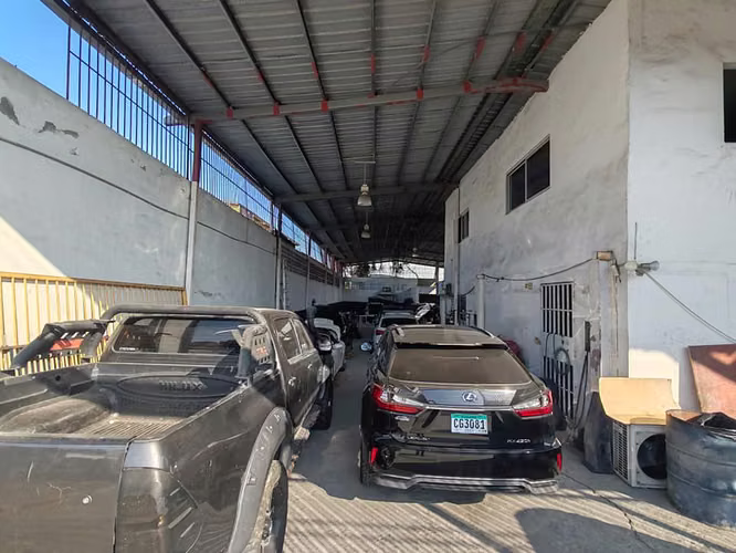VENTA GALERA 640M2 PARQUE LEFEVRE SANTA ELENA MLD - Imagen 9