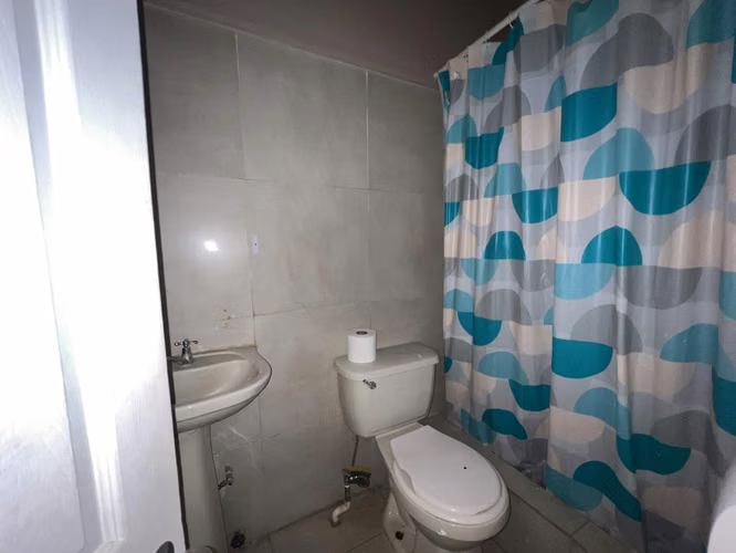 SE ALQUILA LOCAL COMERCIAL DOS PISOS – CONDADO DEL REY