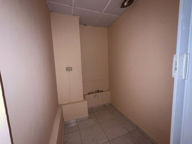 SE ALQUILA LOCAL COMERCIAL DOS PISOS – CONDADO DEL REY