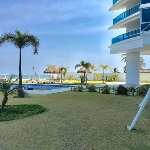 Venta de Apartamento en Gorgona, PH Royal Palm, 70m