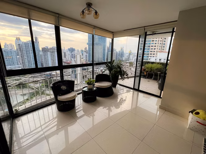 Venta de apartamento en  Punta Paitilla Línea Blanca.