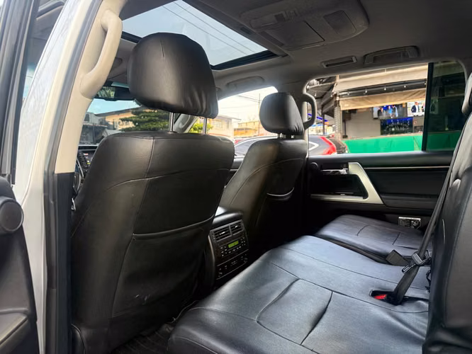 Toyota Land Cruiser 