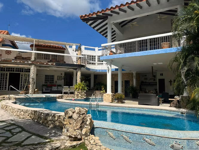 Venta de Casa en San Carlos, Punta Barco Resort, 3,359m2 de terreno y 957m2 de construcción