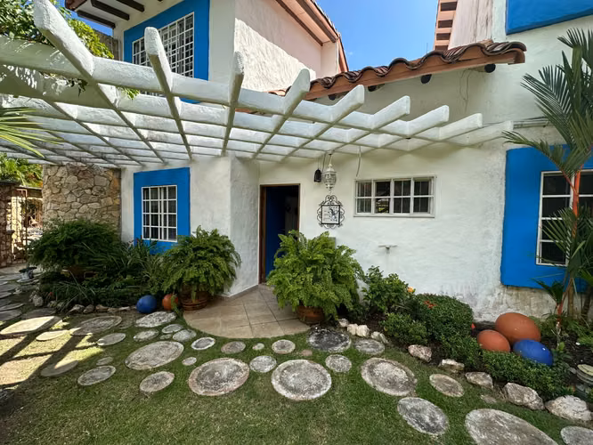Venta de Casa en San Carlos, Punta Barco Resort, 3,359m2 de terreno y 957m2 de construcción