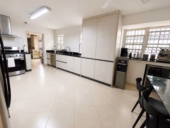 Venta de Casa Dúplex en Obarrio, 441m2 de terreno y 345m2 de construcción
