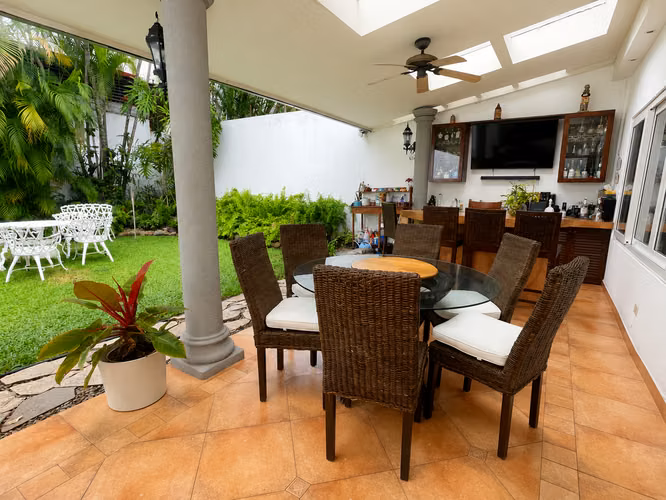 Venta de Casa Dúplex en Obarrio, 441m2 de terreno y 345m2 de construcción