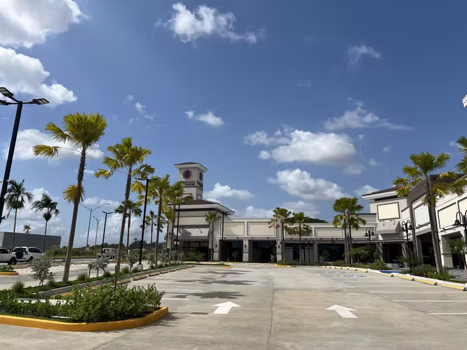 SE VENDEN LOCALES COMERCIALES – TERRAZAS DE COSTA VERDE CON CONTRATO DE ALQUILER VIGENTE A 5 AÑOS