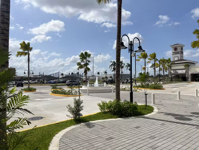 SE VENDEN LOCALES COMERCIALES – TERRAZAS DE COSTA VERDE CON CONTRATO DE ALQUILER VIGENTE A 5 AÑOS