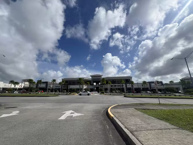 SE VENDEN LOCALES COMERCIALES – TERRAZAS DE COSTA VERDE CON CONTRATO DE ALQUILER VIGENTE A 5 AÑOS