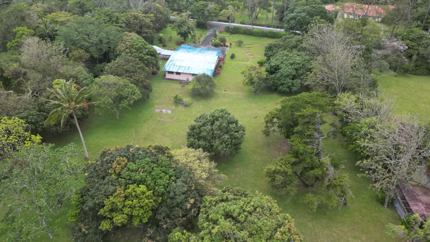 Venta de Terreno con Casa en El Valle de Antón, 11,100m²