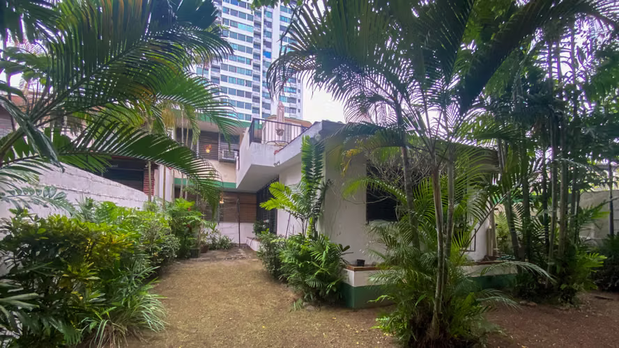 Casa en Alquiler en Avenida Cincuentenario | Uso Comercial o Residencial