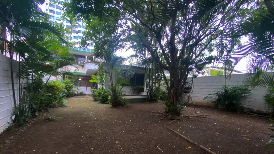Casa en Alquiler en Avenida Cincuentenario | Uso Comercial o Residencial