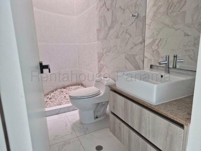 Vendo Hermosa Casa en Costa Esmeralda, Costa Sur 25-5919GG