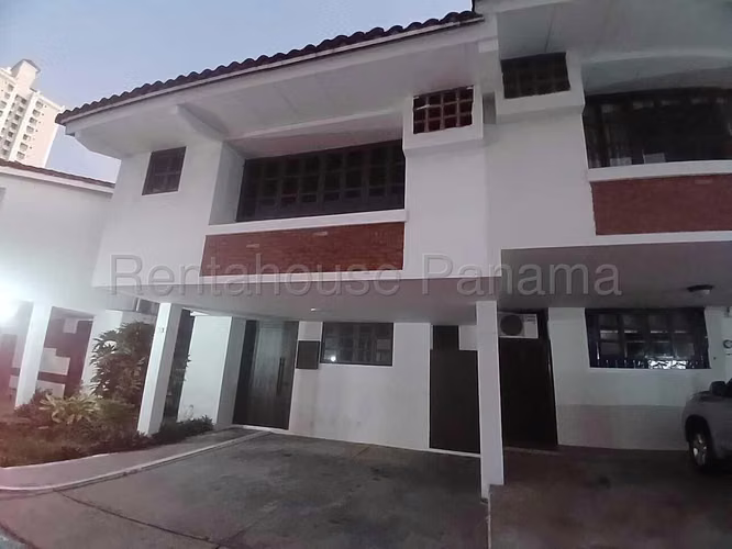 Vendo Casa Dúplex en Los Flamingos, San Francisco 26-4954GG