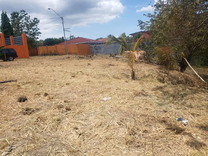 Vendo terreno 850mt2, titulado. San Carlos, El arenal