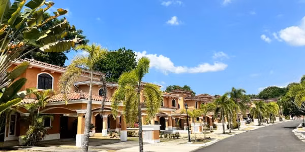 GANGA ! CLAYTON VILLAGE 4 rec 4 ba cerca de Albrook, Clayton, Embassy Club