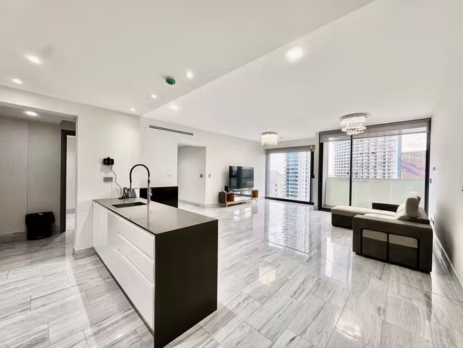 Se vende unidad en lujoso edificio en Bella Vista