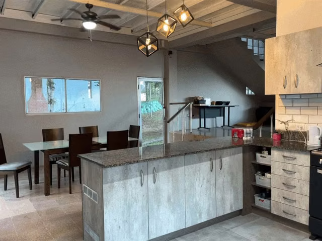 Venta de Casa en Cerro Azul.