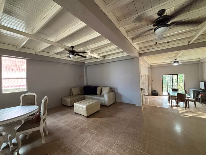 Venta de Casa en Cerro Azul.