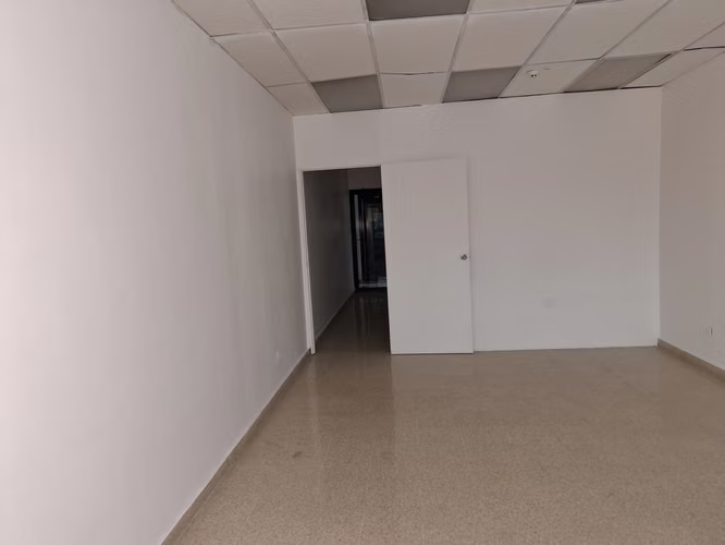 OFICINAS 47 MTS / DISPONIBLES $ 600.00 / UN MES GRATIS