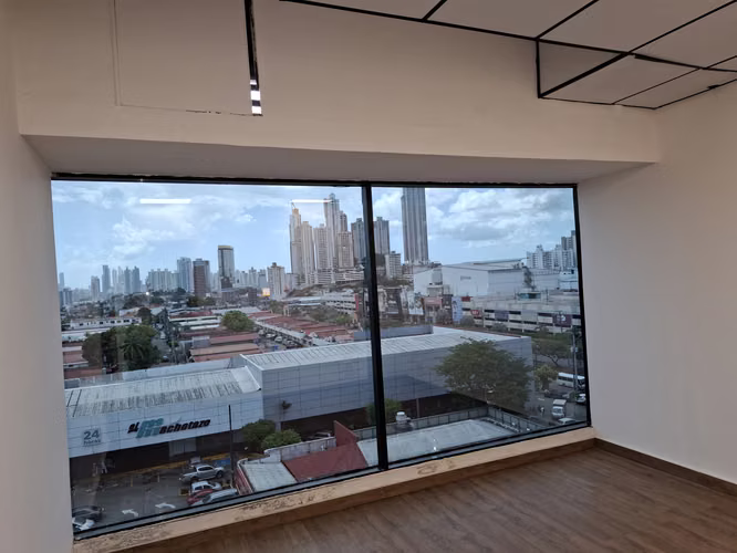 OFICINAS 47 MTS / DISPONIBLES $ 600.00 / UN MES GRATIS