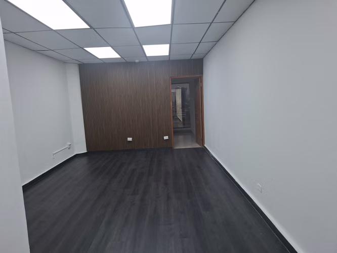 OFICINAS 47 MTS / DISPONIBLES $ 600.00 / UN MES GRATIS