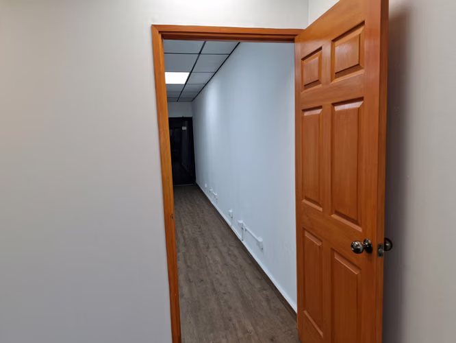 OFICINAS 47 MTS / DISPONIBLES $ 600.00 / UN MES GRATIS
